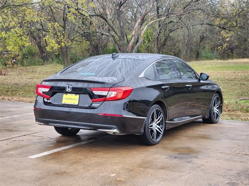 Used 2021 Honda Accord Touring image 6