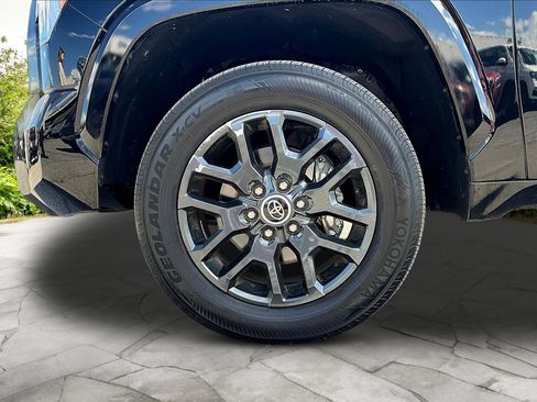 Used 2023 Toyota Tundra Platinum image 9