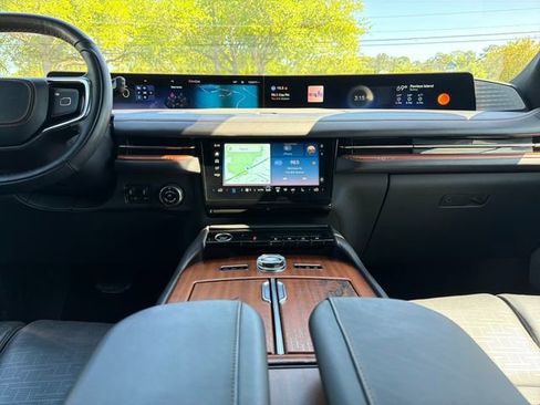 Used 2025 Lincoln Navigator Black Label image 20