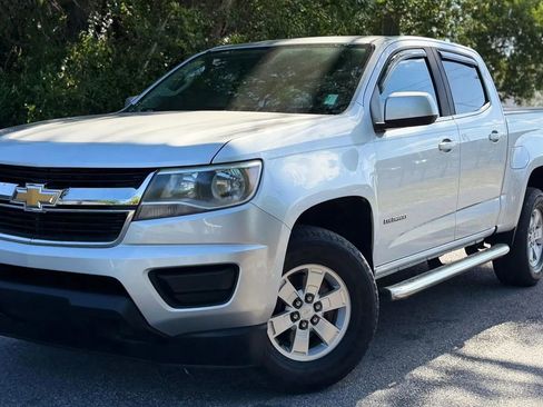 Used 2017 Chevrolet Colorado W/T w/ WT Convenience Package RWD image 2