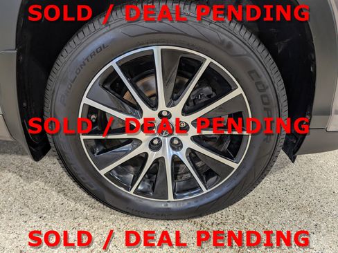 Used 2018 Toyota Highlander SE image 12