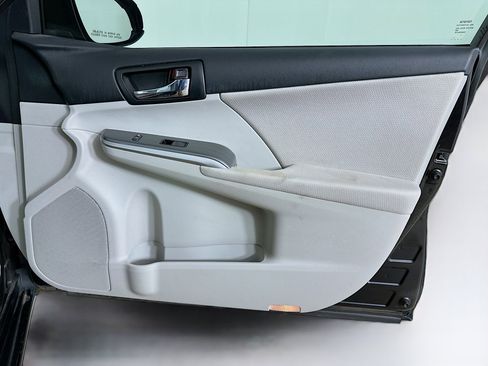 Used 2012 Toyota Camry XLE image 29