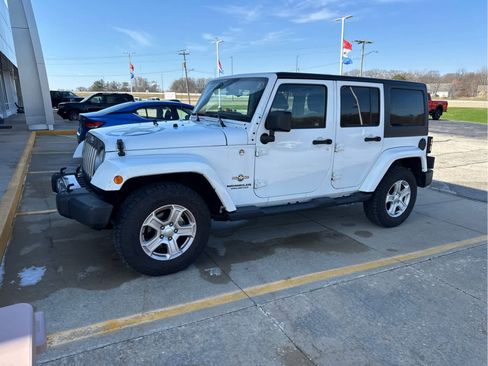 Used 2014 Jeep Wrangler Freedom Edition image 2