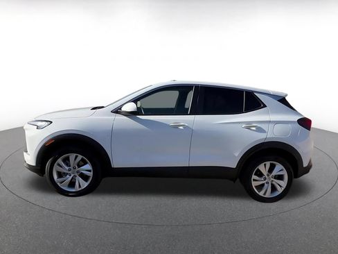 Used 2025 Buick Encore GX Preferred AWD/4WD image 9