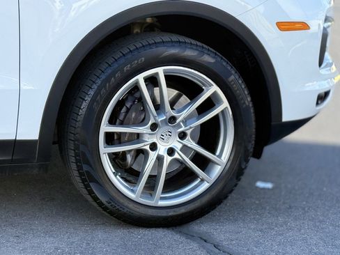 Used 2020 Porsche Cayenne AWD image 41