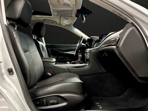 Used 2019 INFINITI Q70 L 3.7 AWD/4WD image 14