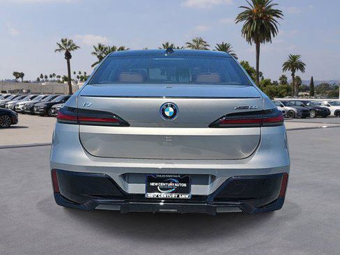 New 2025 BMW i7 xDrive60 image 6