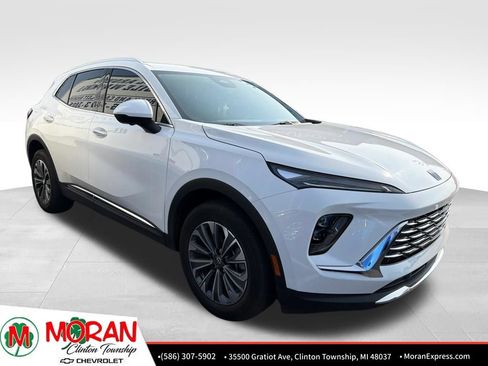 Certified 2024 Buick Envision Preferred AWD/4WD image 2