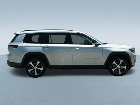 Used 2023 Jeep Grand Cherokee L Limited w/ Luxury Tech Group II AWD/4WD image 10