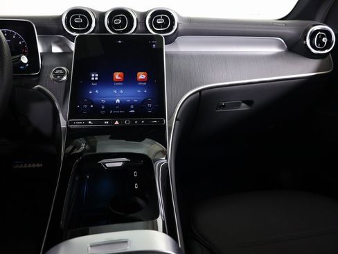 Certified 2025 Mercedes-Benz GLC 300 4MATIC image 36