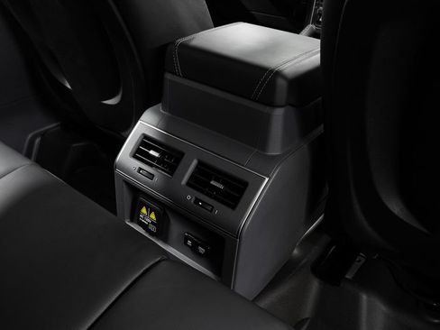 Used 2025 INEOS Grenadier AWD/4WD image 38