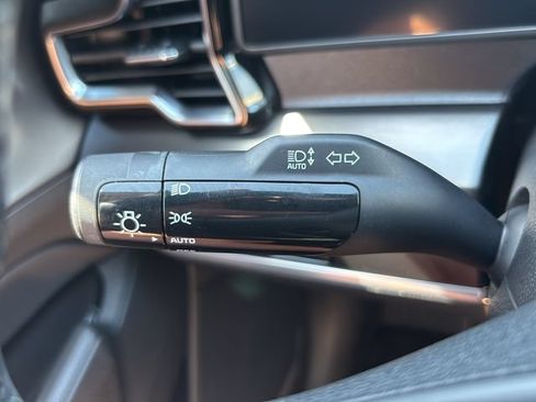Used 2023 Kia Sportage EX AWD/4WD image 19