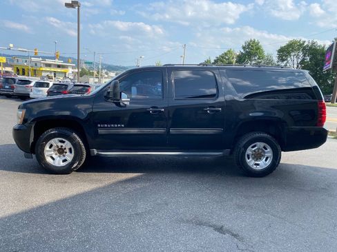 Used 2011 Chevrolet Suburban 2500 LS w/ Skid Plate Package AWD/4WD image 6