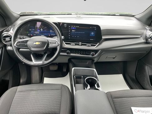 Certified 2025 Chevrolet Equinox LT AWD/4WD image 17