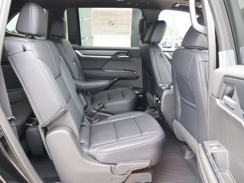New 2026 GMC Acadia Elevation w/ Black Edition FWD image 23