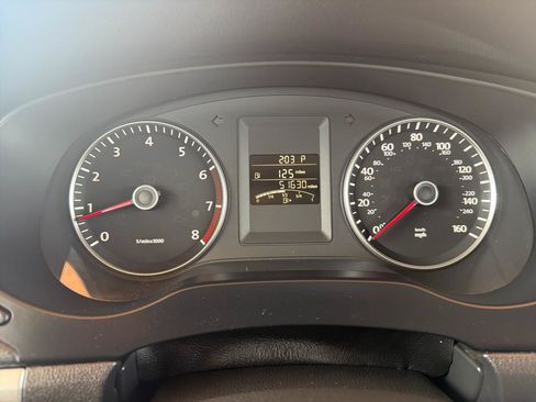 Used 2013 Volkswagen Jetta SE FWD image 48