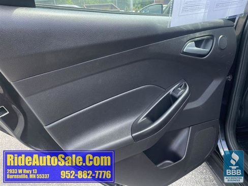 Used 2014 Ford Focus SE w/ Equipment Group 201A FWD image 11