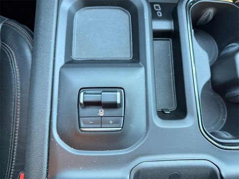 Used 2024 GMC Sierra 2500 AT4 w/ AT4 Preferred Package image 34