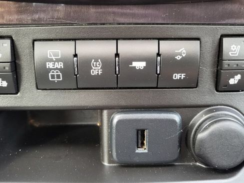 Used 2015 Buick Enclave Premium w/ Experience Buick Package FWD image 38