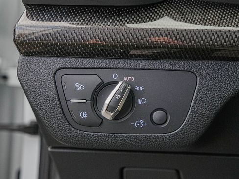 Used 2024 Audi SQ5 Premium Plus w/ Premium Plus Package image 21