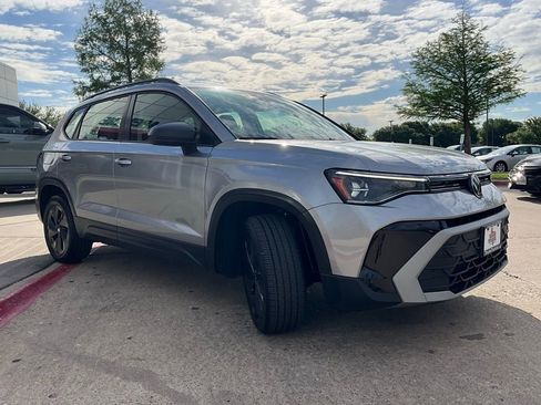 Used 2025 Volkswagen Taos S image 4