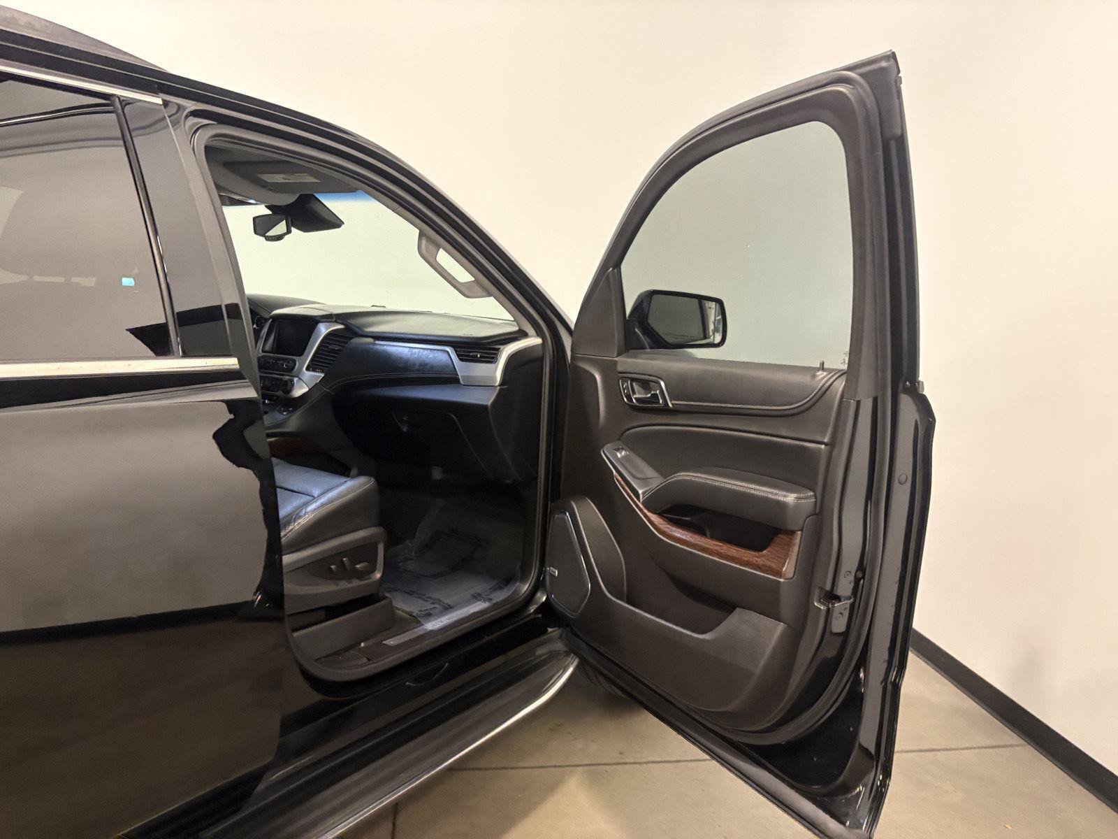 Used 2016 GMC Yukon SLT w/ Open Road Package AWD/4WD image 56