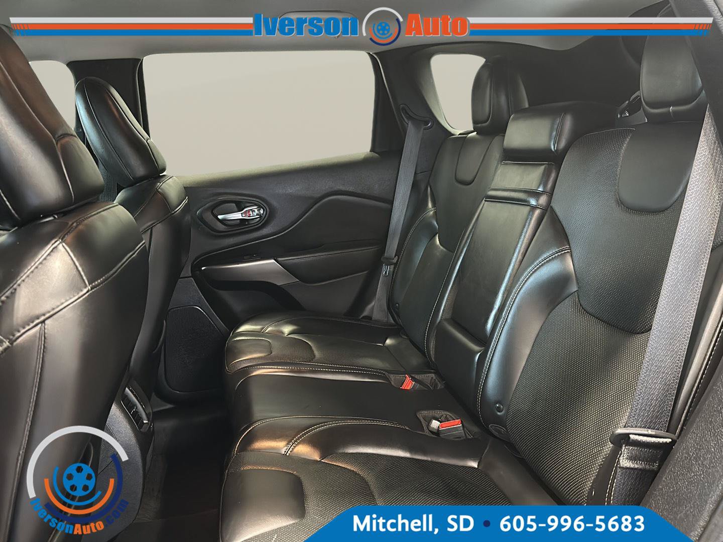 Used 2019 Jeep Cherokee Limited AWD/4WD image 24
