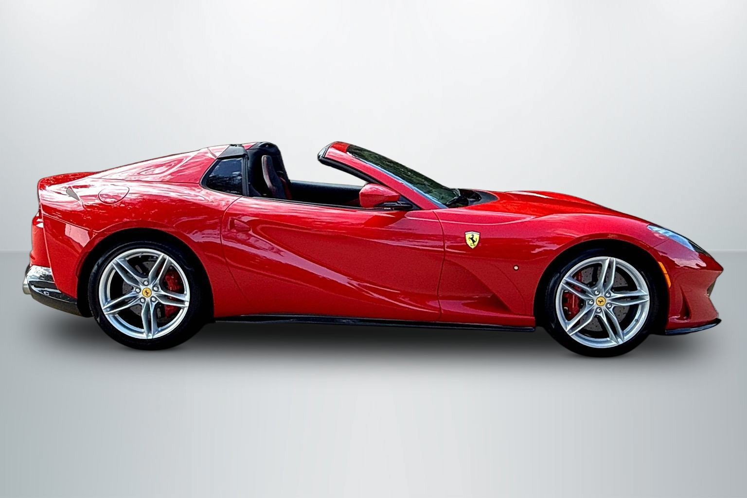 Used 2022 Ferrari 812 GTS RWD image 4