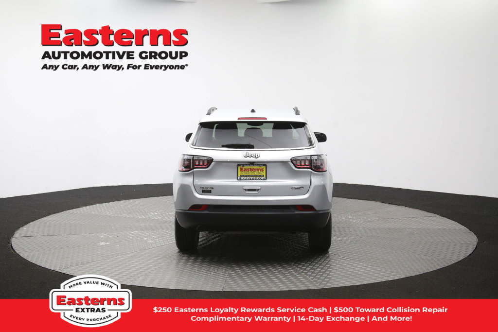 Used 2024 Jeep Compass Latitude AWD/4WD image 37