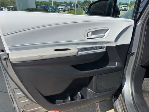 Used 2026 Toyota Sienna LE AWD/4WD image 14