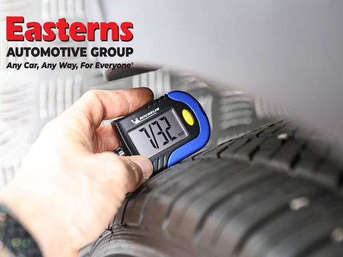 Used 2024 Volkswagen Tiguan SE image 27