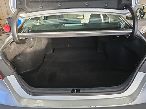 Used 2021 Toyota Camry SE image 12