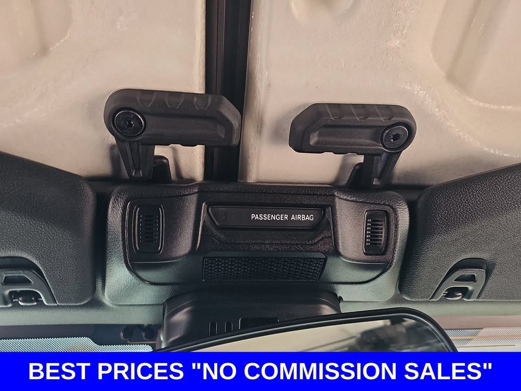 Used 2024 Jeep Wrangler Unlimited AWD/4WD image 30