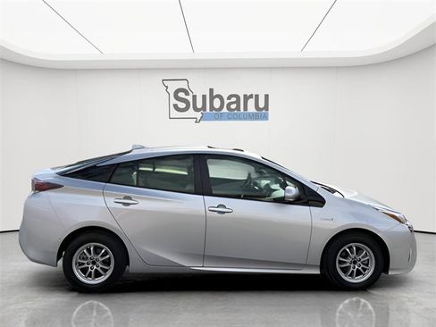 Used 2018 Toyota Prius Four image 8