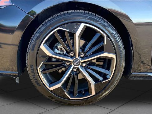 Used 2024 Nissan Altima 2.5 SR FWD image 11