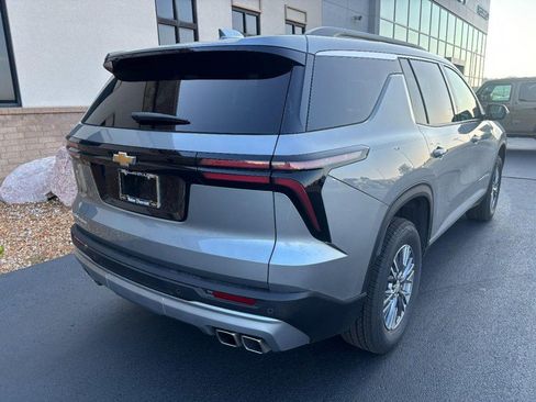 Used 2025 Chevrolet Traverse LT w/ LPO, Floor Liner Package FWD image 3