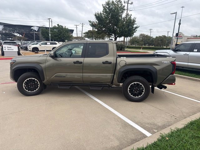 Used 2024 Toyota Tacoma TRD Off-Road w/ TRD Off Road Premium Package AWD/4WD image 6