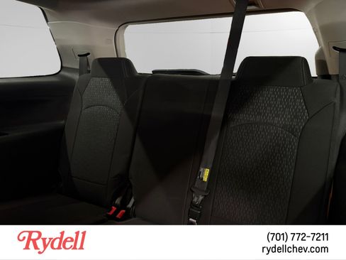 Used 2016 GMC Acadia SLE AWD/4WD image 16