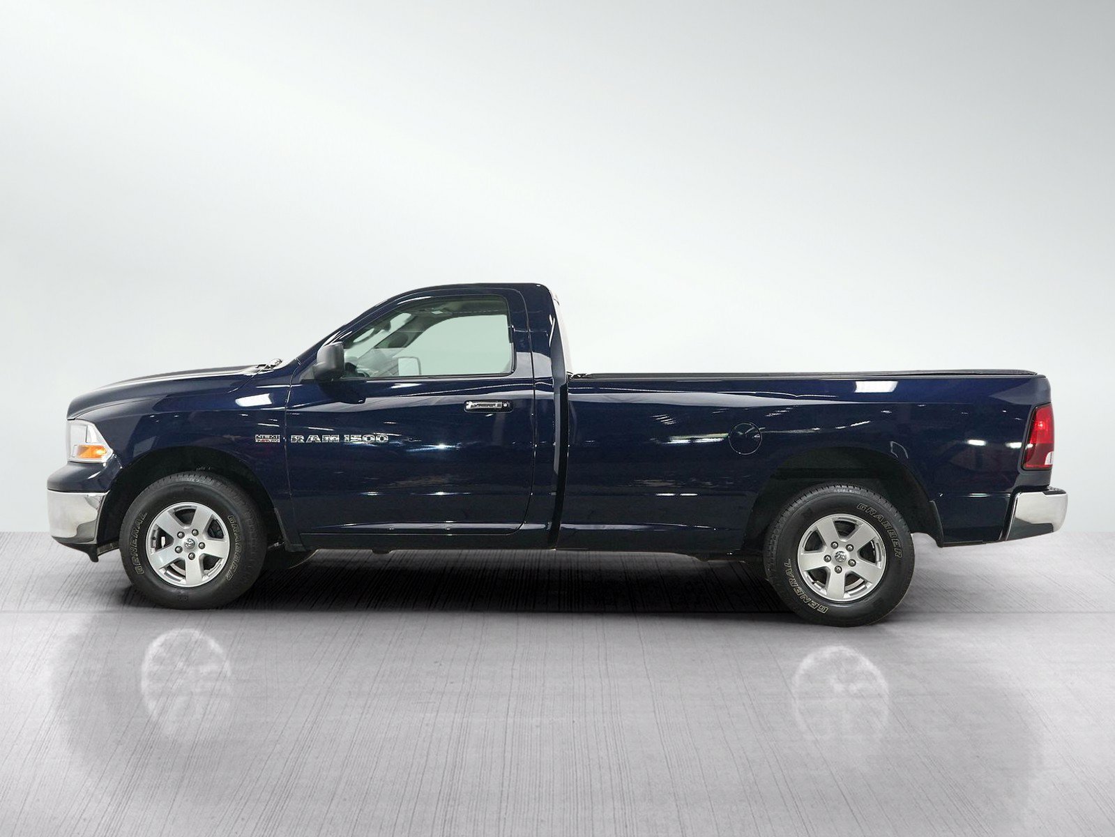 Used 2012 RAM 1500 Classic SLT w/ Remote Start & Security Group AWD/4WD image 2