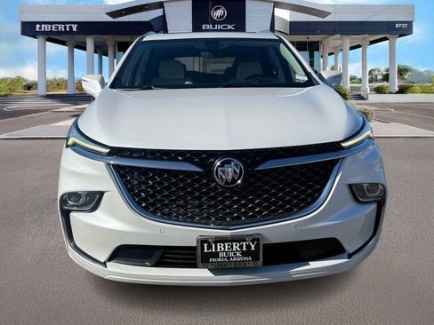 Used 2023 Buick Enclave Avenir image 4