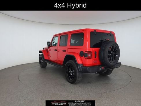 Used 2025 Jeep Wrangler Unlimited Sahara AWD/4WD image 12