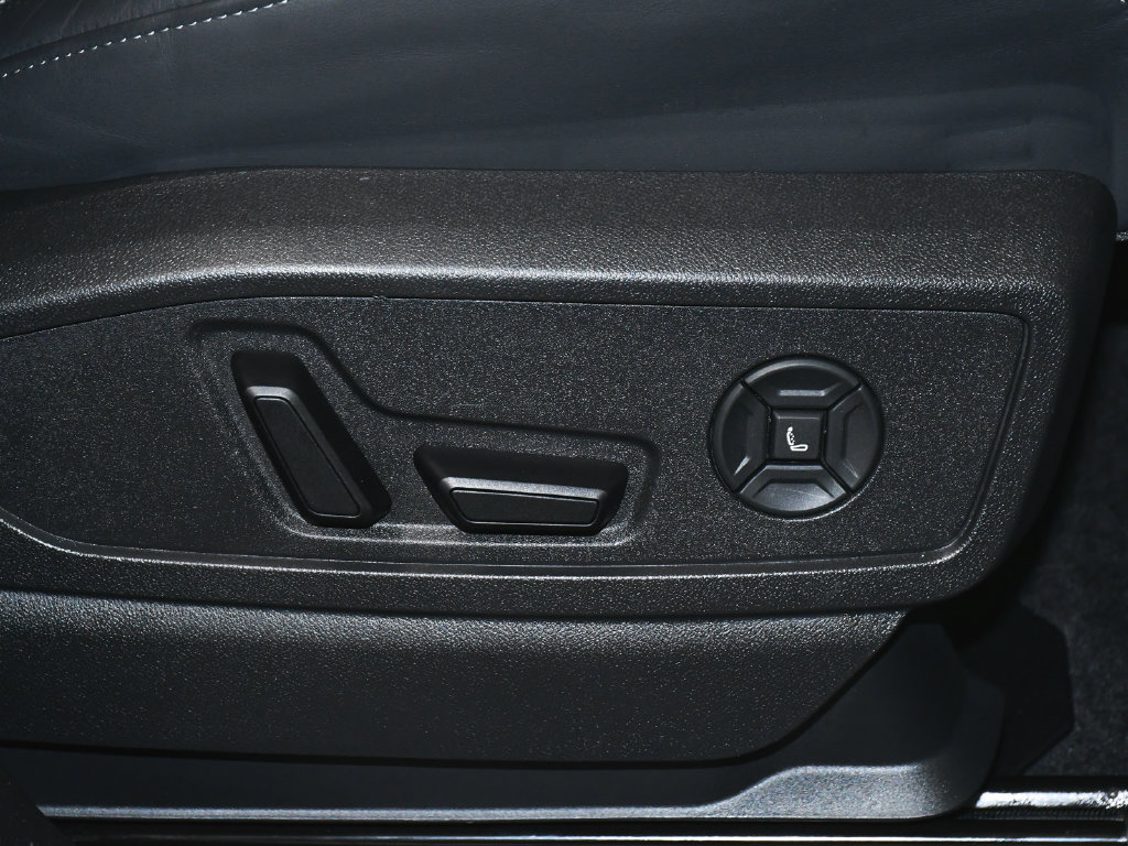 Used 2025 Audi SQ5 Premium Plus w/ Premium Plus Package AWD/4WD image 65