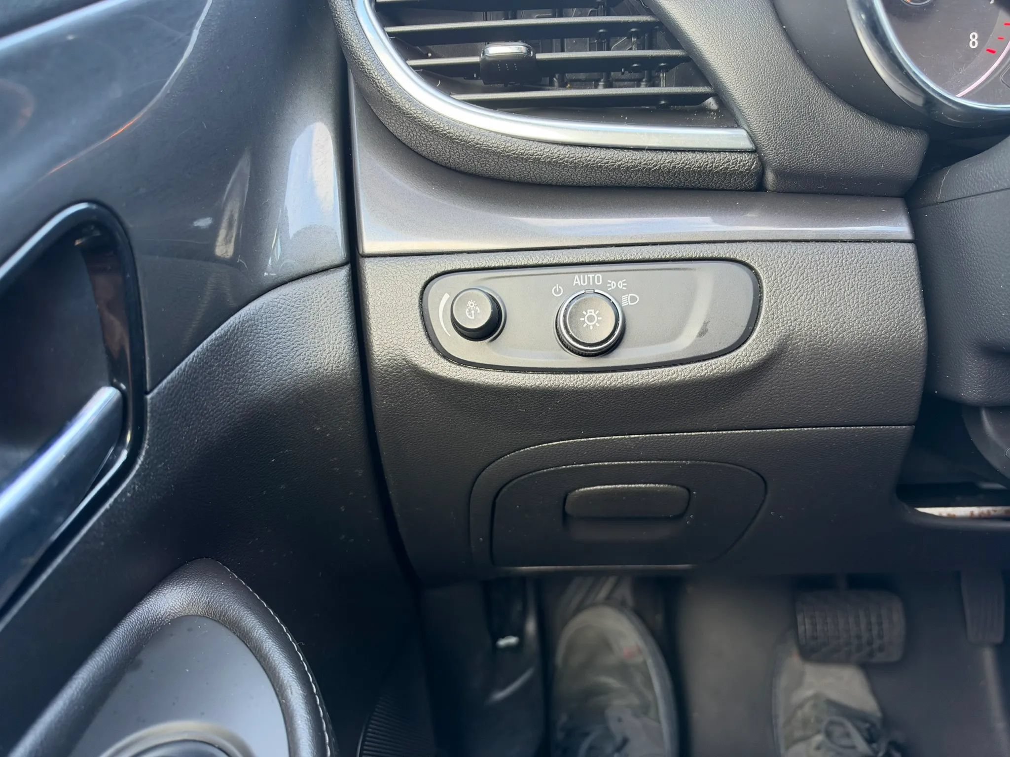 Used 2017 Buick Encore Preferred FWD image 16