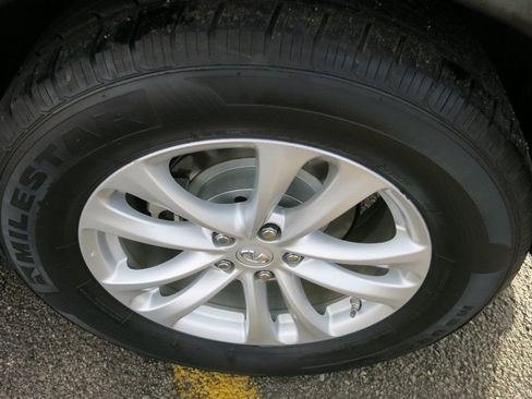 Used 2016 INFINITI QX70 AWD image 35