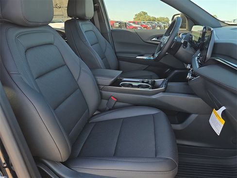 New 2026 Chevrolet Equinox LT w/ Convenience Package II image 10