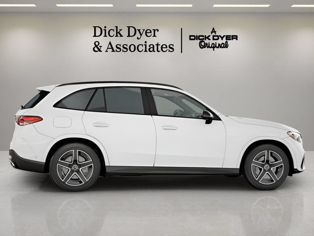 Used 2026 Mercedes-Benz GLC 300 image 9