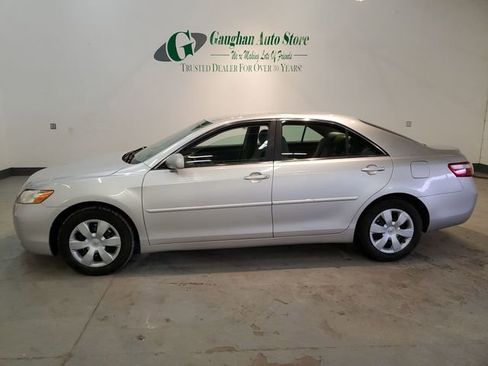 Used 2009 Toyota Camry image 3