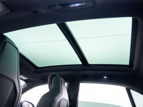 Certified 2024 Porsche Macan 4 Electric image 19