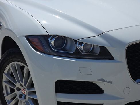 Used 2019 Jaguar F-PACE Prestige AWD/4WD image 35