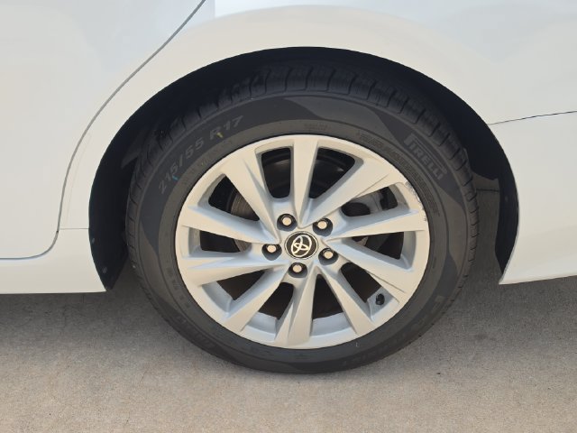Used 2021 Toyota Camry LE FWD image 5